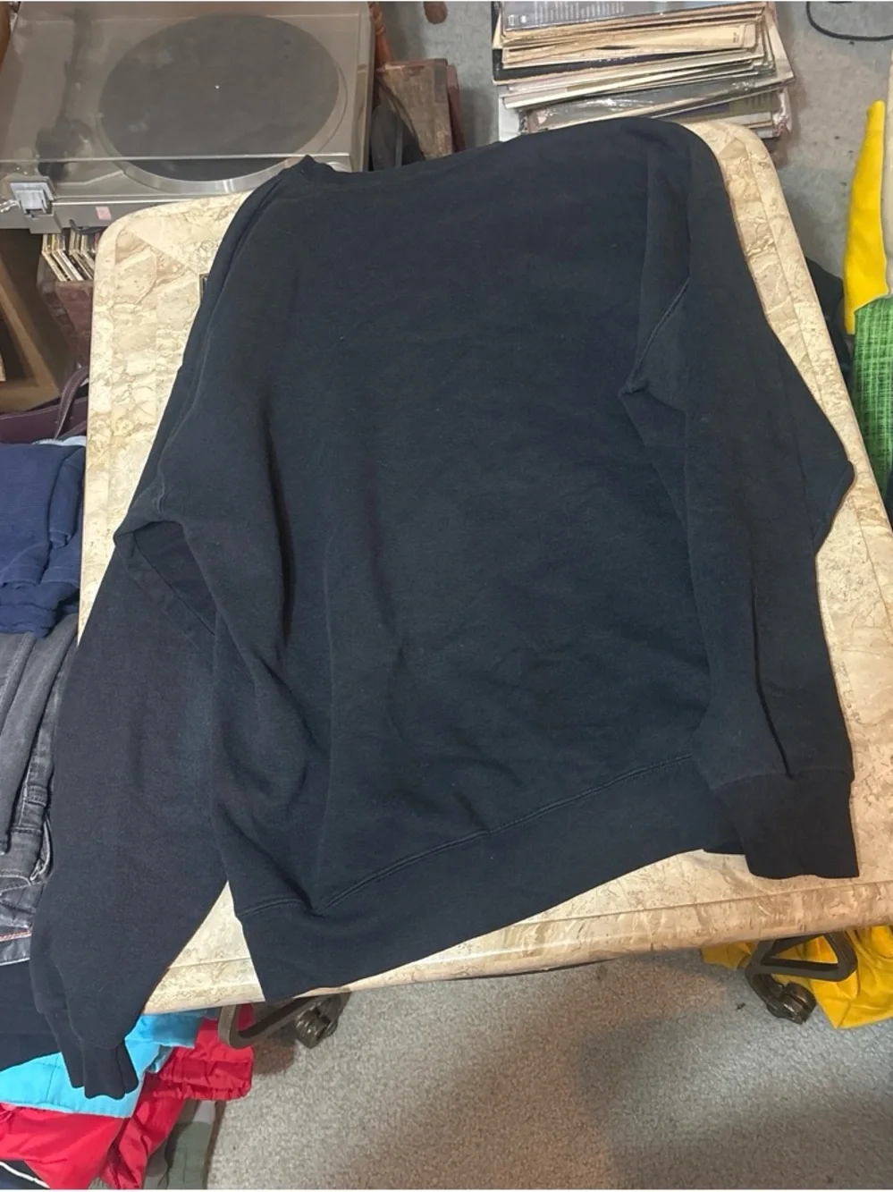 H&M Men's Black Crewneck Sweatshirt - Classic Pullover